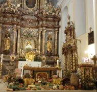 Geschmückter Altar in der Basilika